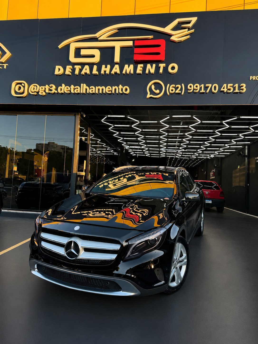Envelopamento e adesivagem personalizada